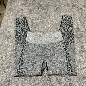 Leopard Print VS PINK Leggings